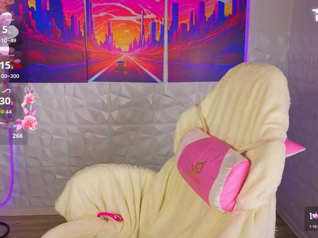 Sqwrtgg — live female cam