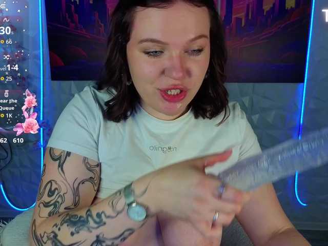 Sqwrtgg live webcam show