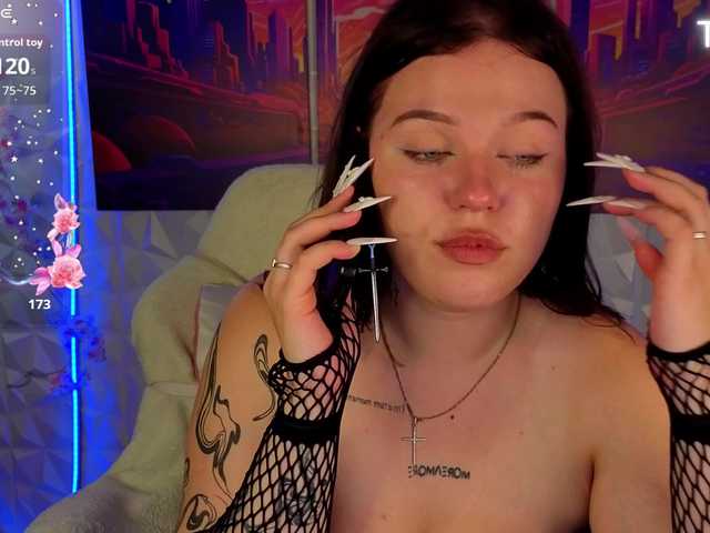 Monna-Krrrista live webcam show