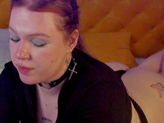 Sqwrtgg webcam