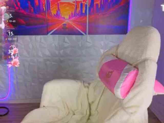 Sqwrtgg webcam