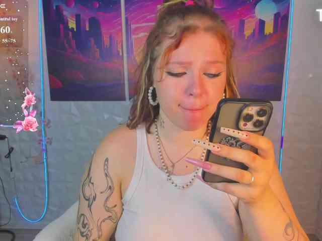 Sqwrtgg webcam