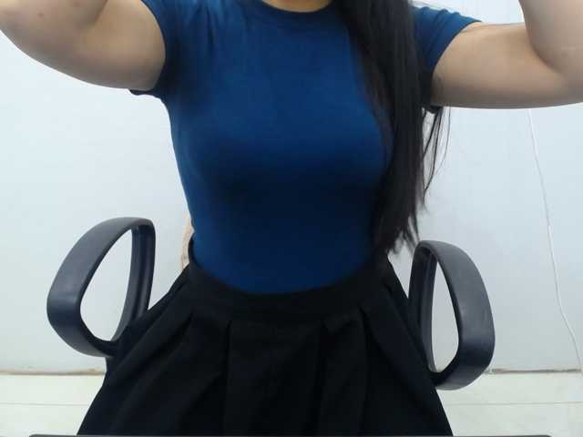 Lady-Young live cam on BongaCams
