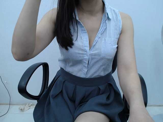 Lady-Young live cam on BongaCams