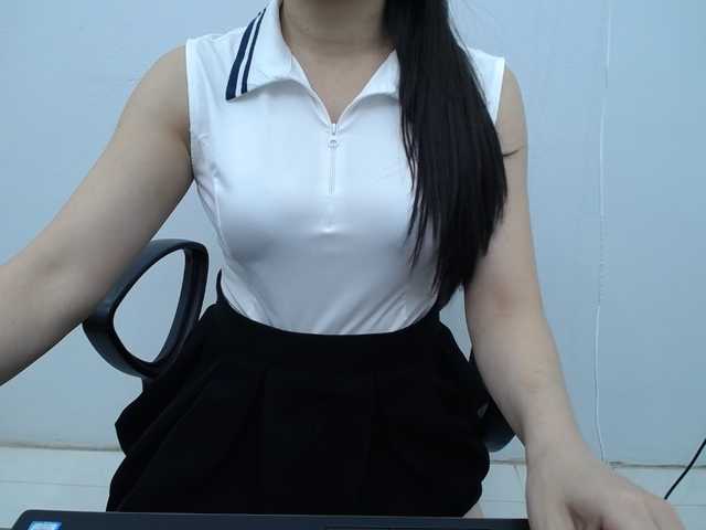 Lady-Young live webcam show