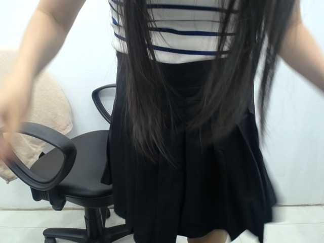 Lady-Young live cam preview