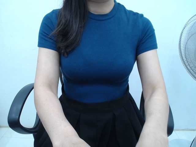 Lady-Young live cam on BongaCams