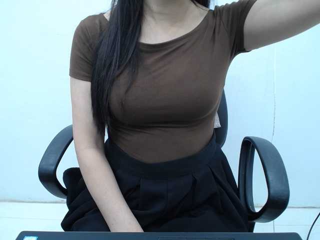 Lady-Young live cam on BongaCams