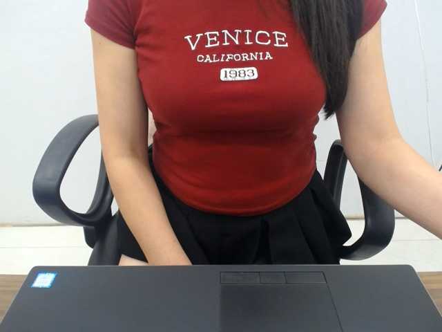 Lady-Young live cam on BongaCams