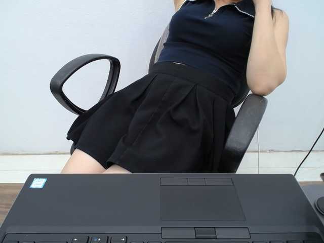 Lady-Young live cam on BongaCams