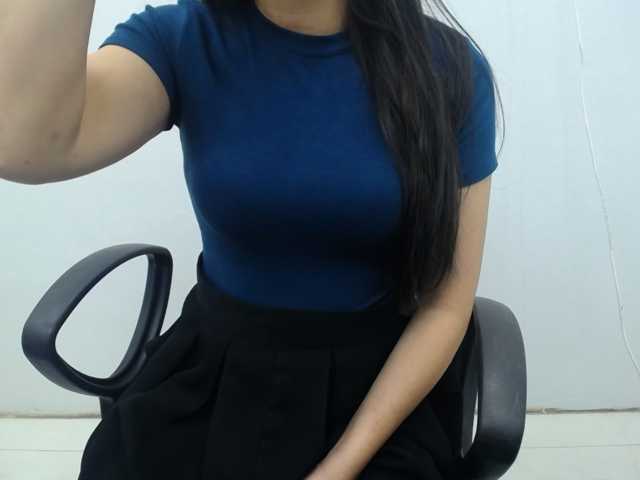Lady-Young live cam on BongaCams