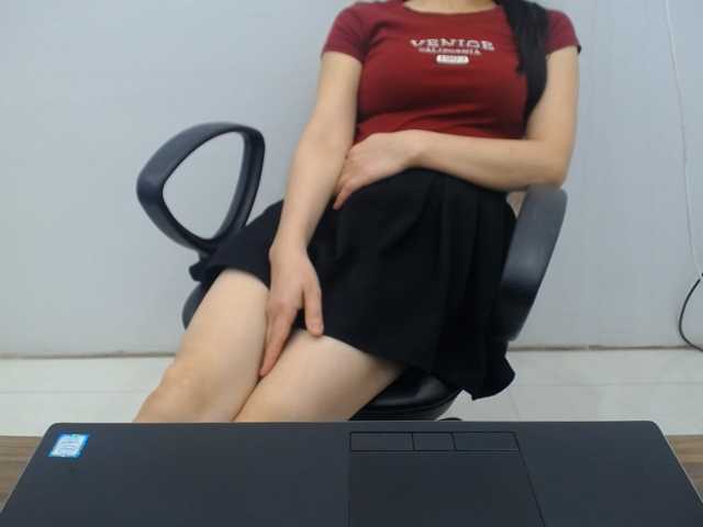 Lady-Young live cam on BongaCams