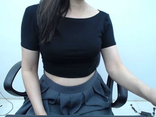 Lady-Young's BongaCams show and profile