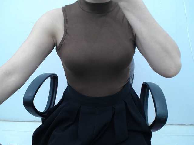 Lady-Young live cam on BongaCams