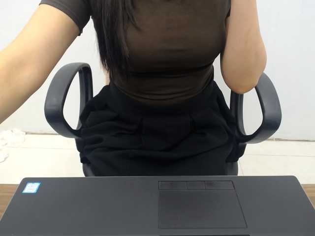 Lady-Young live cam on BongaCams