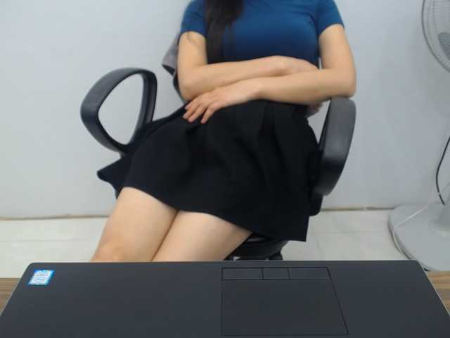 Lady-Young live cam on BongaCams