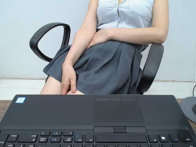 Lady-Young live cam on BongaCams
