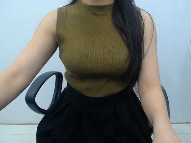 Lady-Young live cam on BongaCams