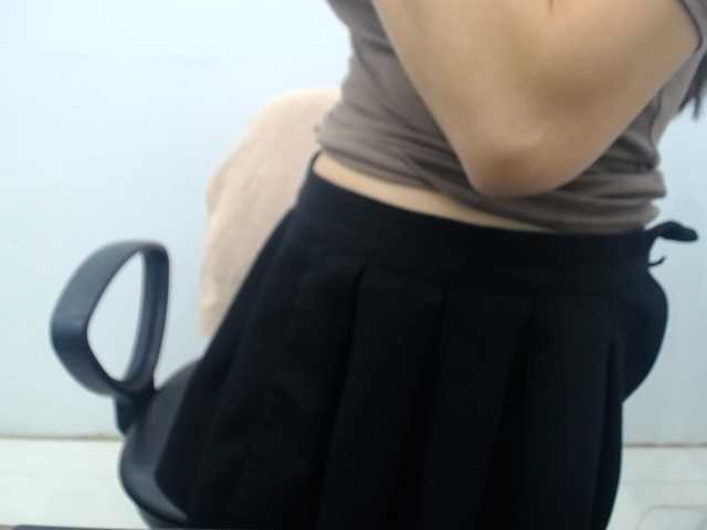 Lady-Young live cam preview