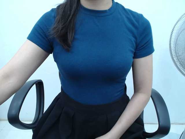 Lady-Young live cam on BongaCams