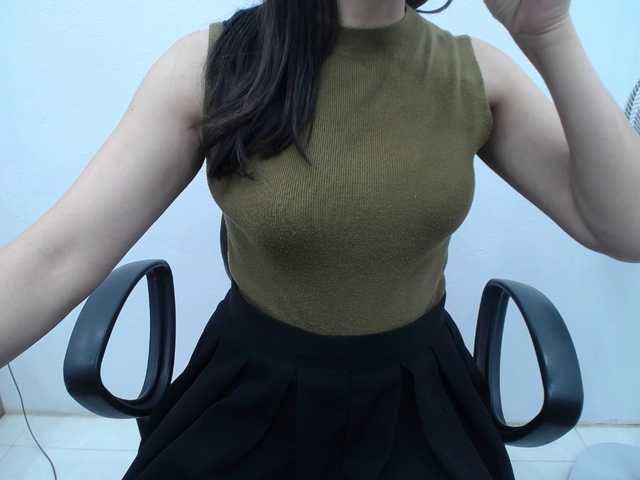 Lady-Young live cam on BongaCams