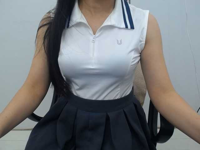 Lady-Young live cam on BongaCams