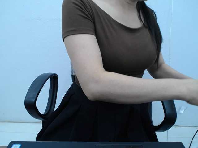 Lady-Young live cam on BongaCams