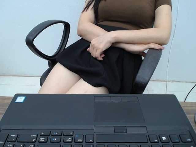 Lady-Young live cam on BongaCams