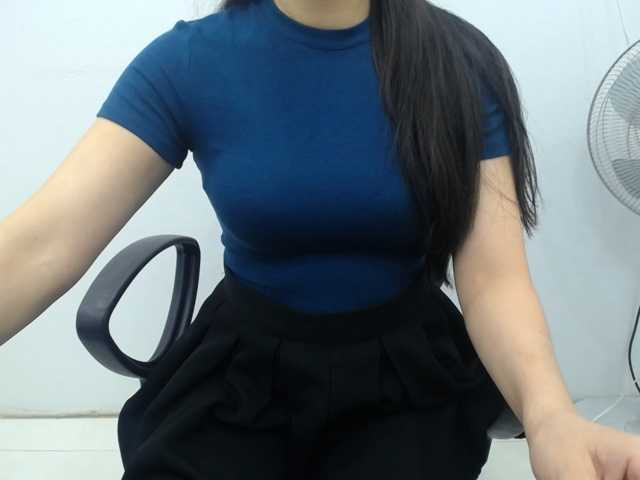 Lady-Young live cam on BongaCams