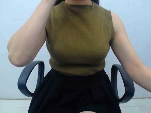 Lady-Young live cam on BongaCams