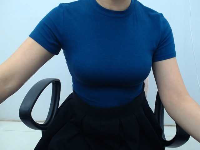 Lady-Young live cam on BongaCams