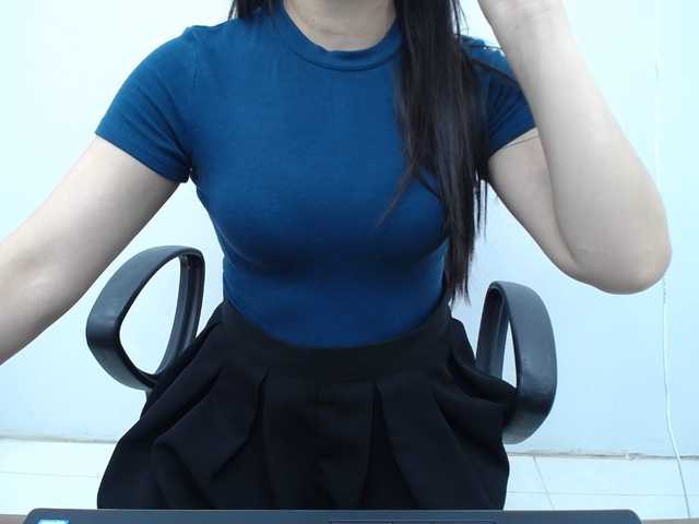 Lady-Young live cam on BongaCams