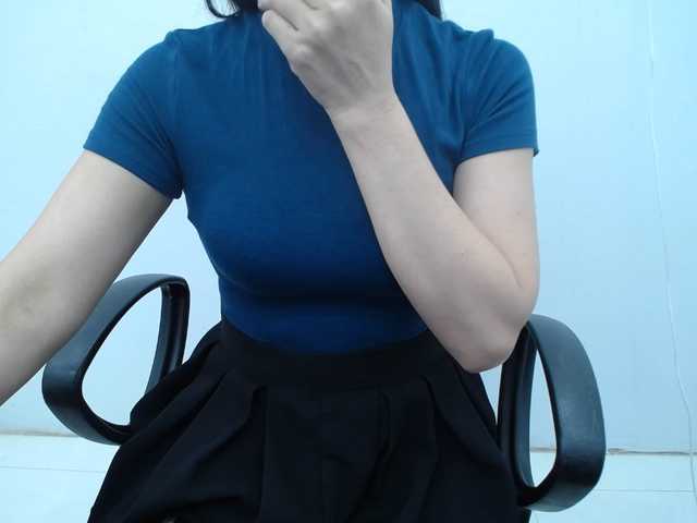 Lady-Young live cam on BongaCams