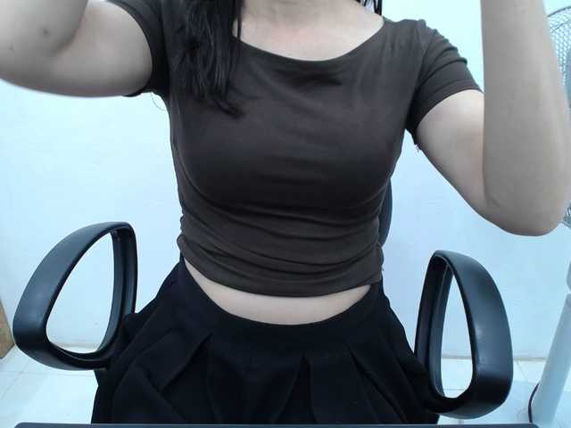 Lady-Young live cam on BongaCams