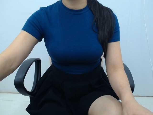Lady-Young live cam on BongaCams
