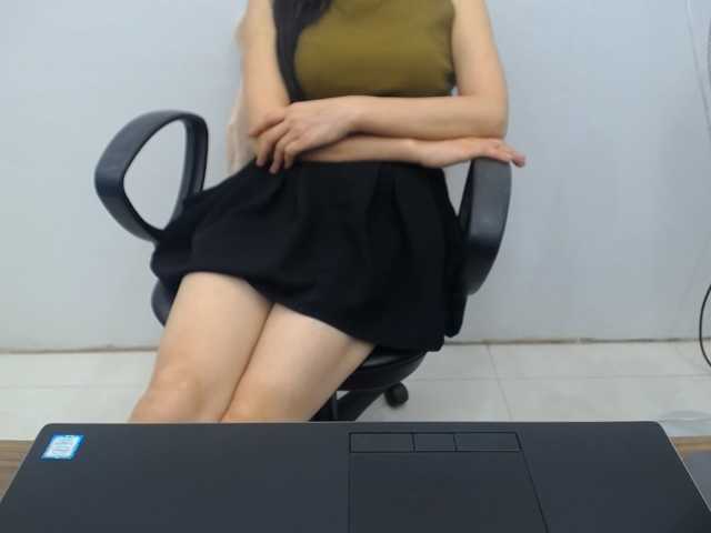 Lady-Young live cam on BongaCams