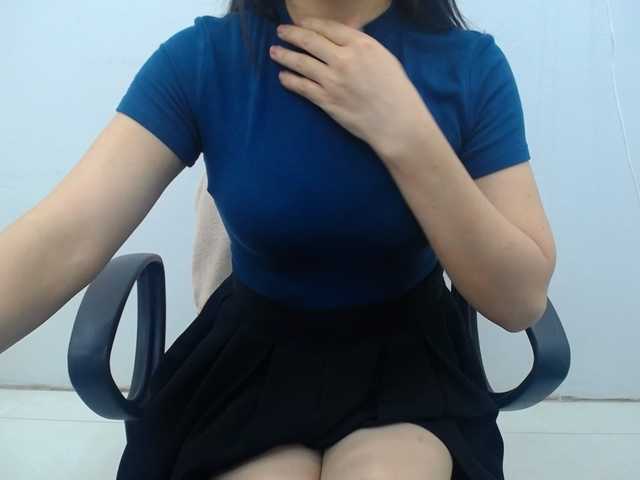 Lady-Young live cam on BongaCams