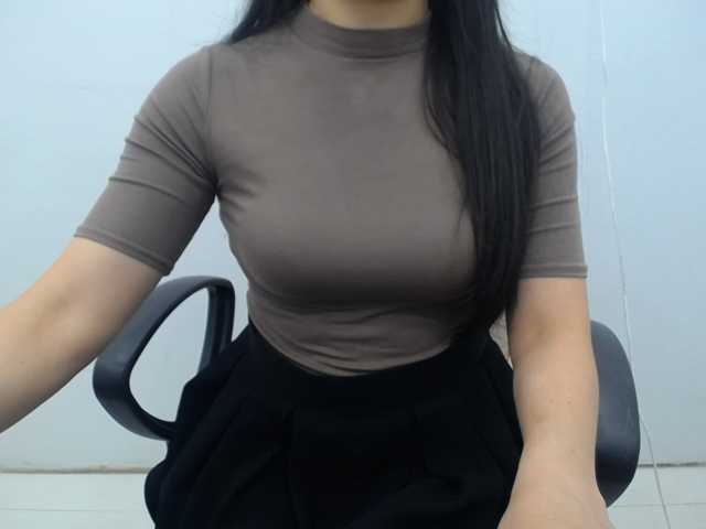 Lady-Young live cam on BongaCams
