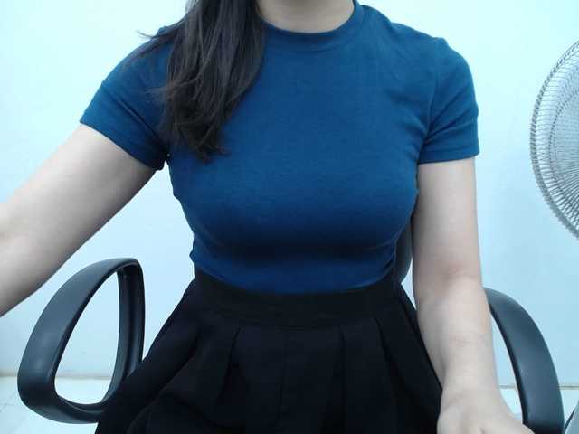 Lady-Young live cam on BongaCams