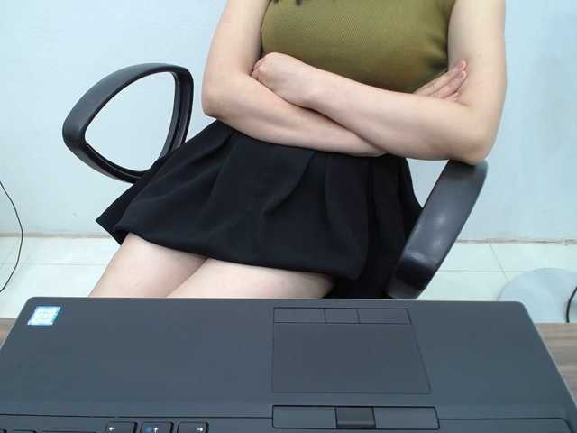 Lady-Young live cam on BongaCams
