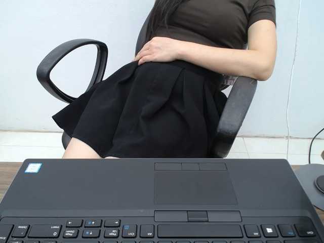 Lady-Young live webcam show
