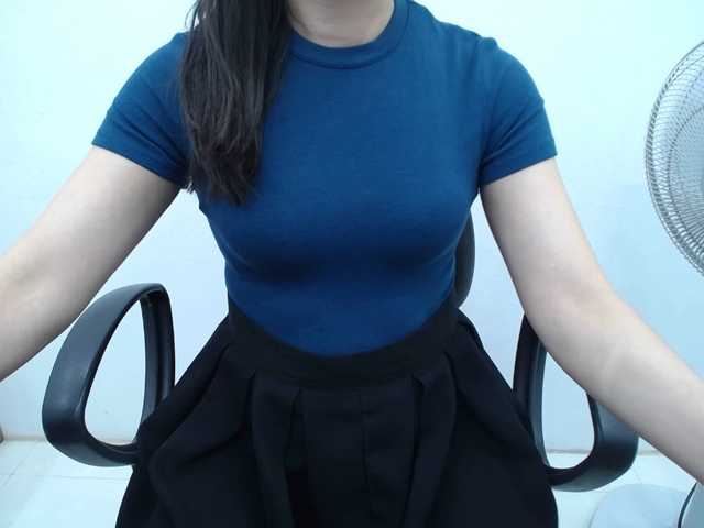 Lady-Young live cam on BongaCams