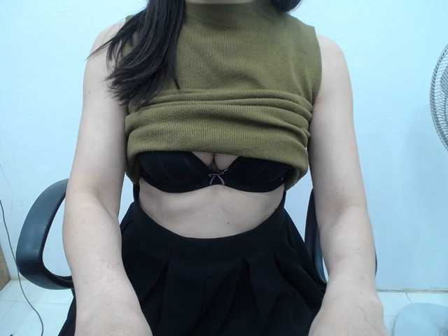 Lady-Young live cam on BongaCams