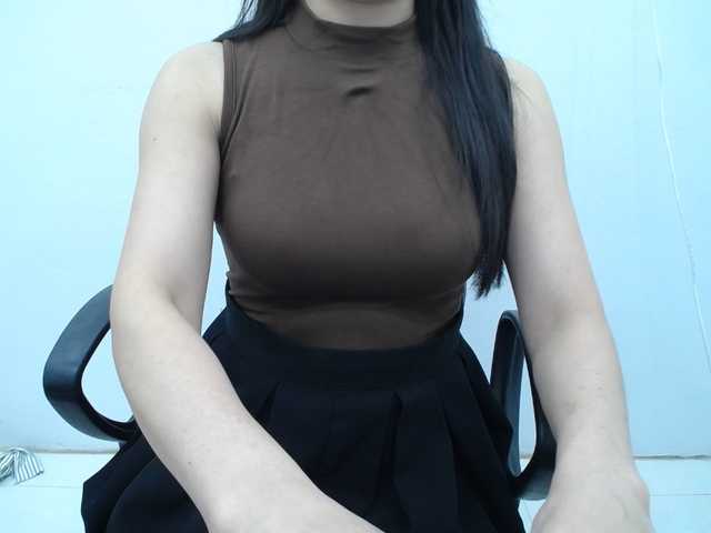 Lady-Young live cam