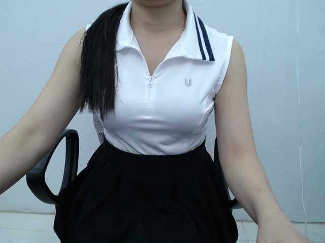 Lady-Young live cam on BongaCams