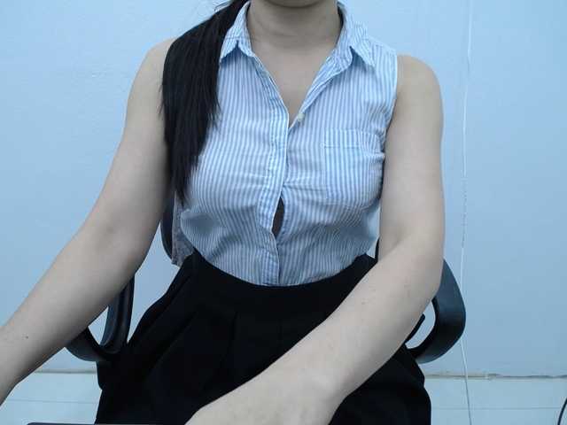 Lady-Young live cam on BongaCams