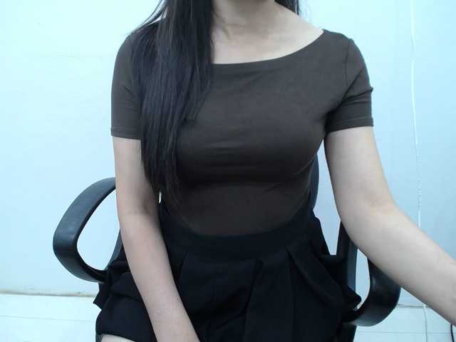 Lady-Young live cam on BongaCams