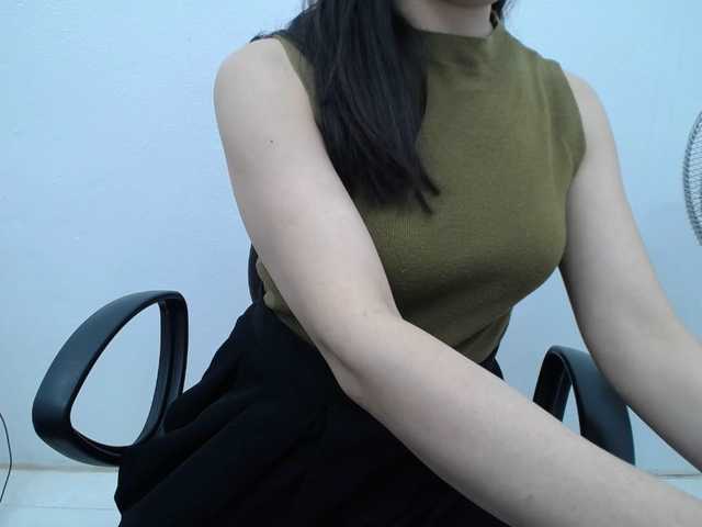 Lady-Young live cam on BongaCams