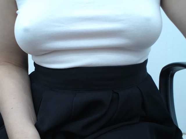 Lady-Young live cam