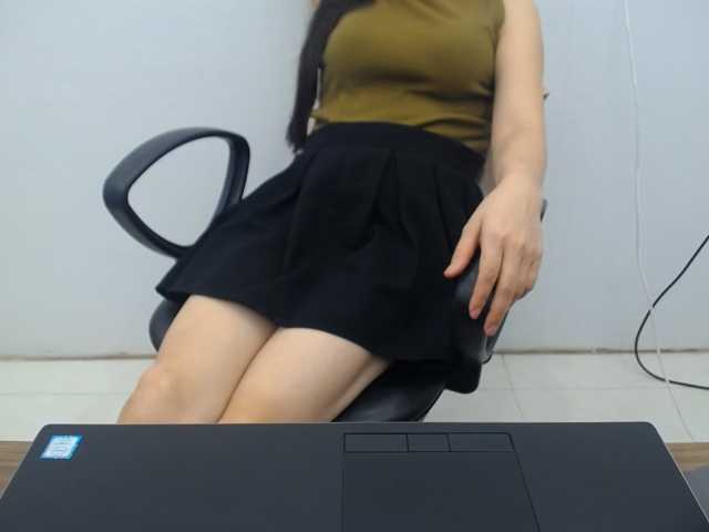 Lady-Young live cam on BongaCams